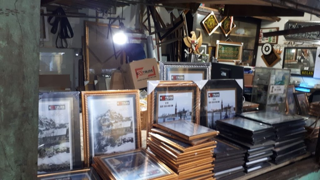 Toko bingkai terdekat jual pigura di ternate frame foto 